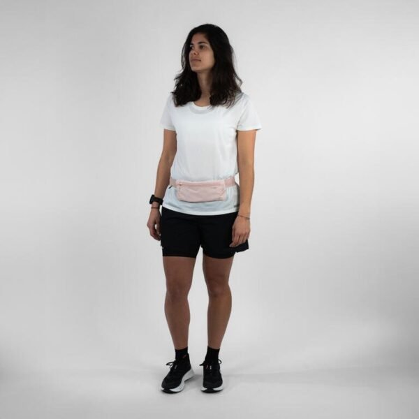 kiprun-basic-2-unisex-smartphone-running-waistband-pink-kiprun-8669129-3.jpg KIPRUN Basic 2 Unisex Smartphone Running Waistband Pink